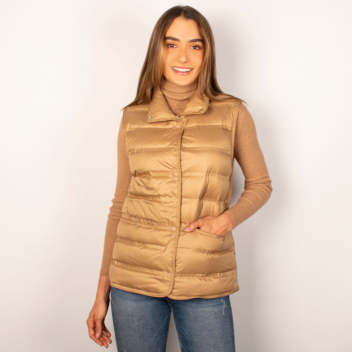 Chaleco Para Mujer Capitonado De Pluma Y Cuello Alto - The Original Greenlander
