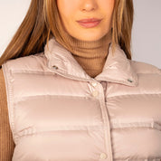 Chaleco Para Mujer Capitonado De Pluma Y Cuello Alto - The Original Greenlander