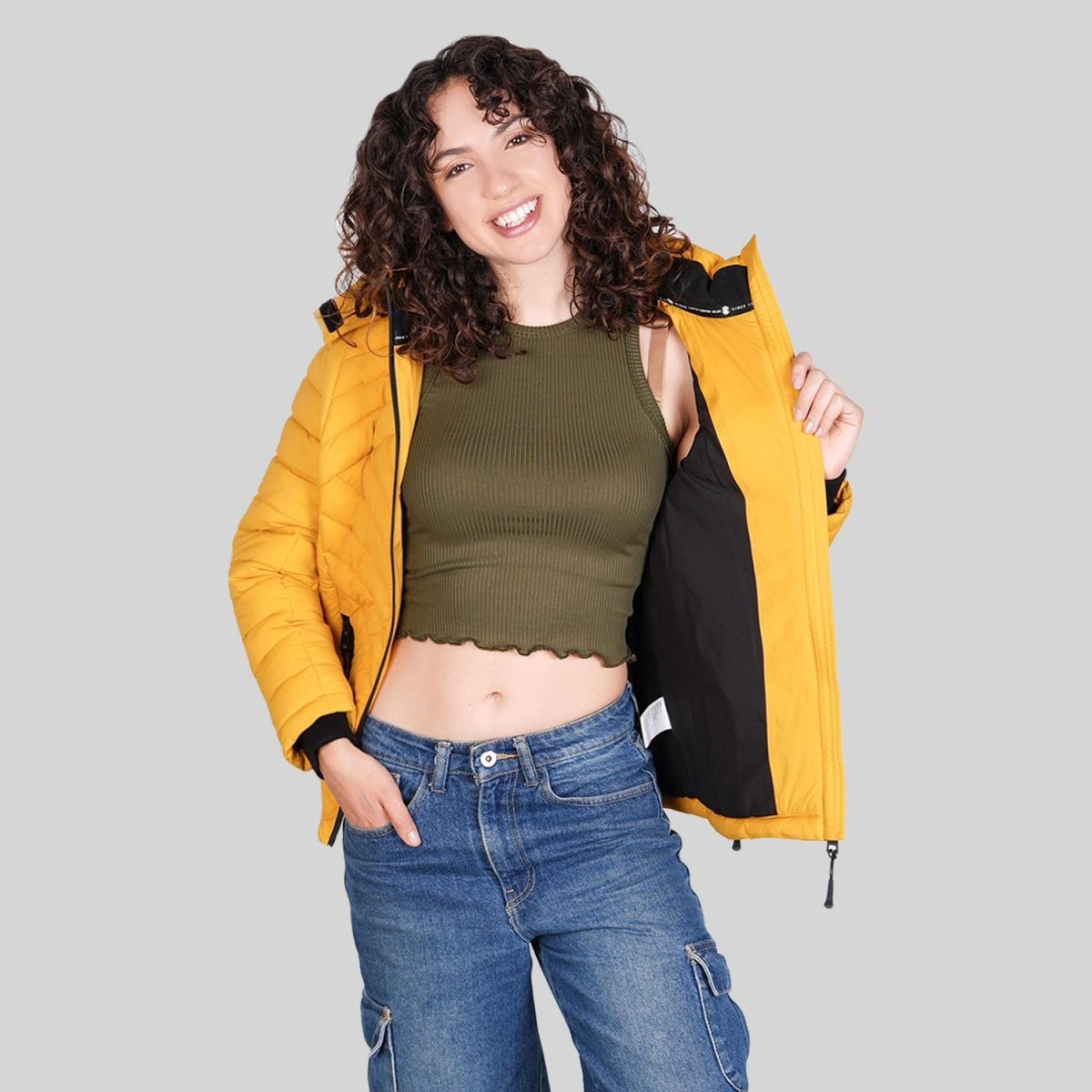 Chamarra capitonada para mujer con cuello alto y bolsillos a los costados Greenlander - Greenlander