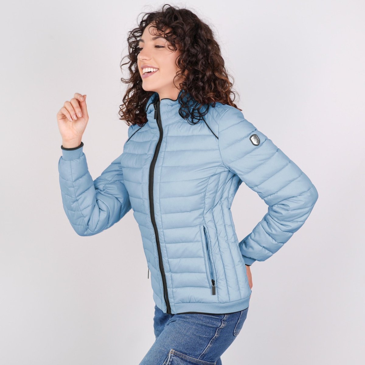 Chamarra capitonada para mujer con cuello alto y bolsillos Greenlander - Greenlander