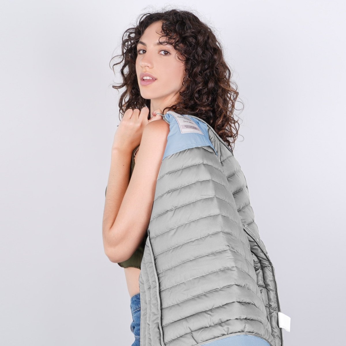 Chamarra capitonada para mujer con cuello alto y bolsillos Greenlander - Greenlander