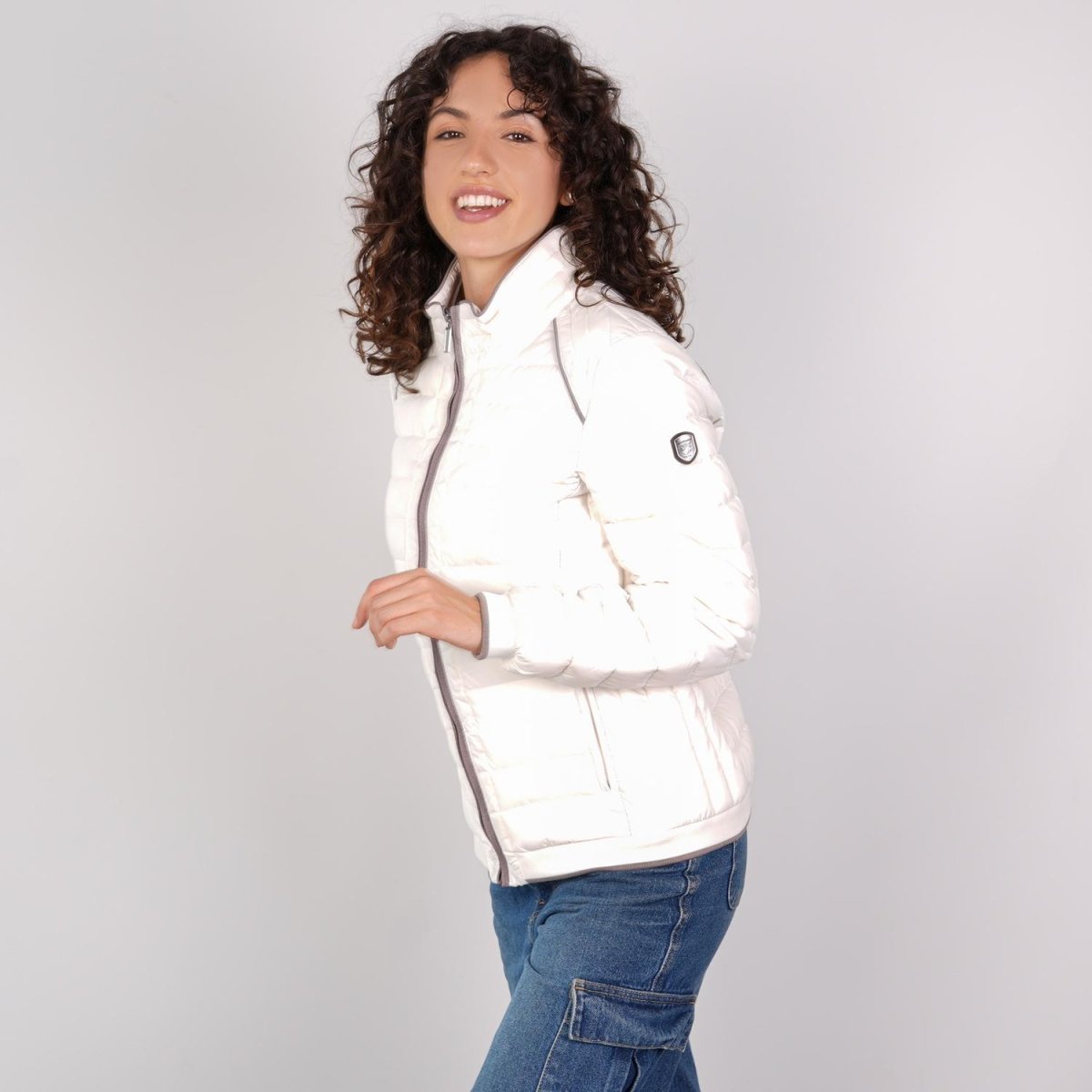 Chamarra capitonada para mujer con cuello alto y bolsillos Greenlander - Greenlander