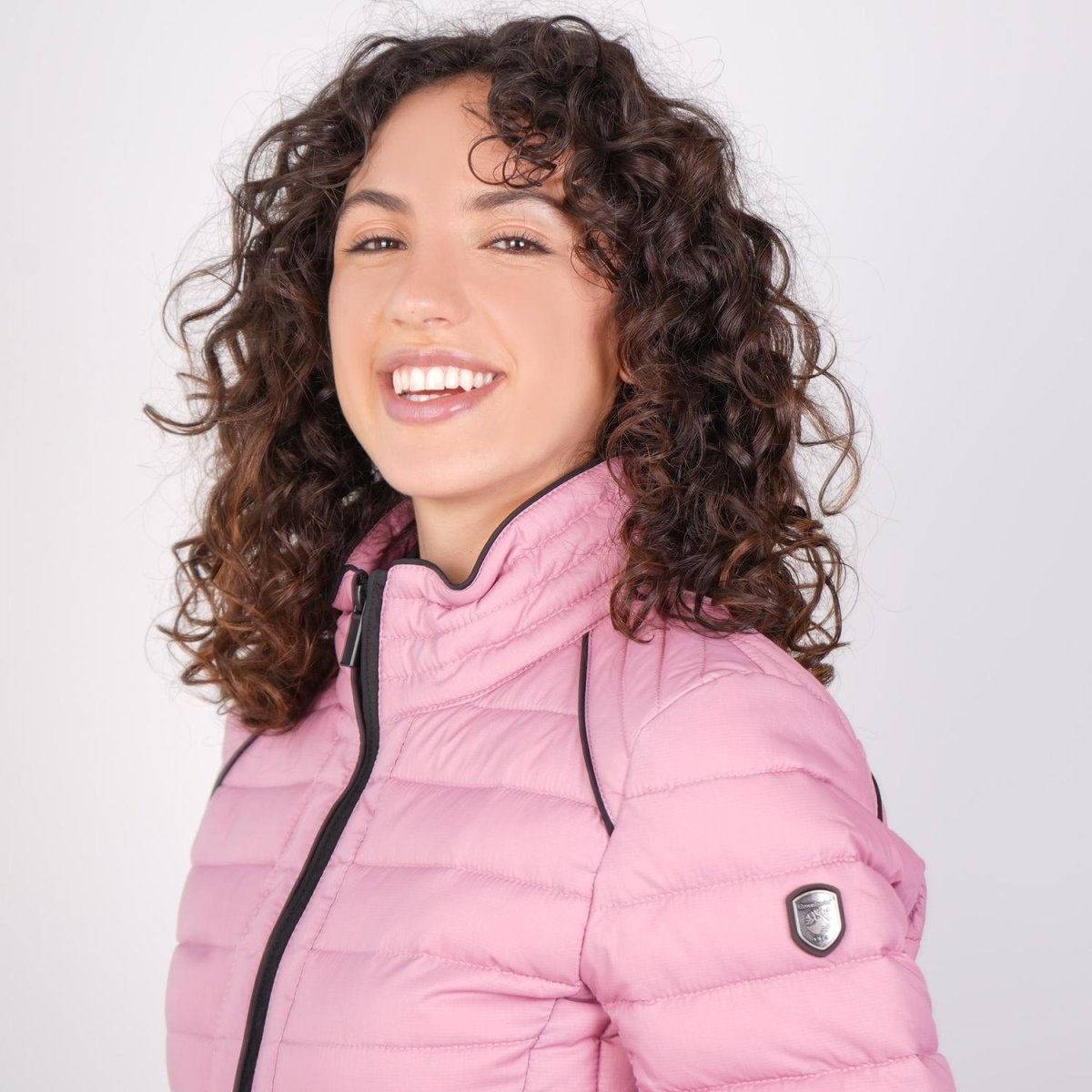 Chamarra capitonada para mujer con cuello alto y bolsillos Greenlander - Greenlander