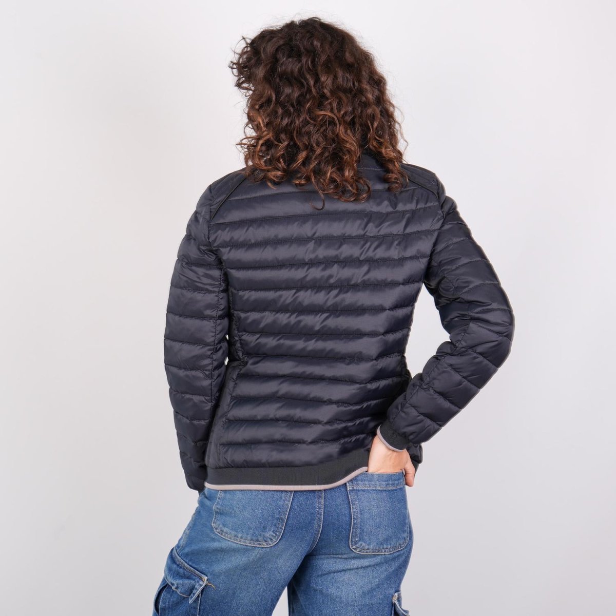 Chamarra capitonada para mujer con cuello alto y bolsillos Greenlander - Greenlander