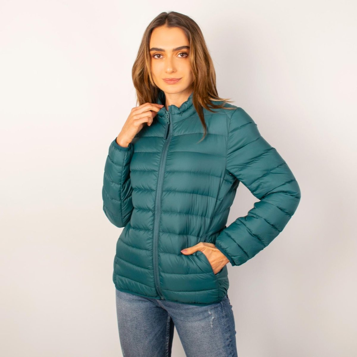 Chamarra capitonada para mujer, empacable con gorro oculto Greenlander - Greenlander