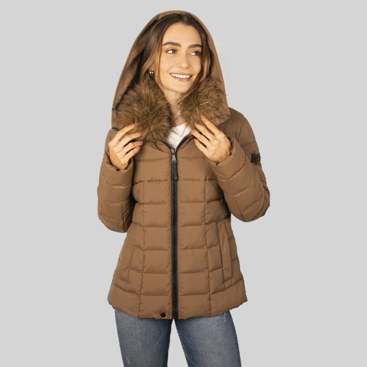 Chamarra corta capitonada para mujer con capucha Greenlander - Greenlander