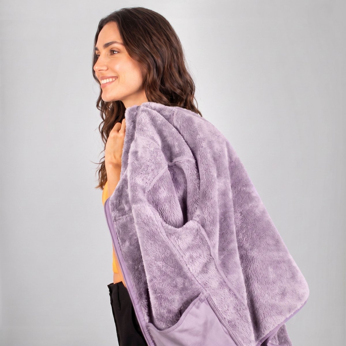 Chamarra Fleece Polar para Mujer con Gorro, Forro Afelpado y Bolsillos con Cierre | Greenlander - Greenlander
