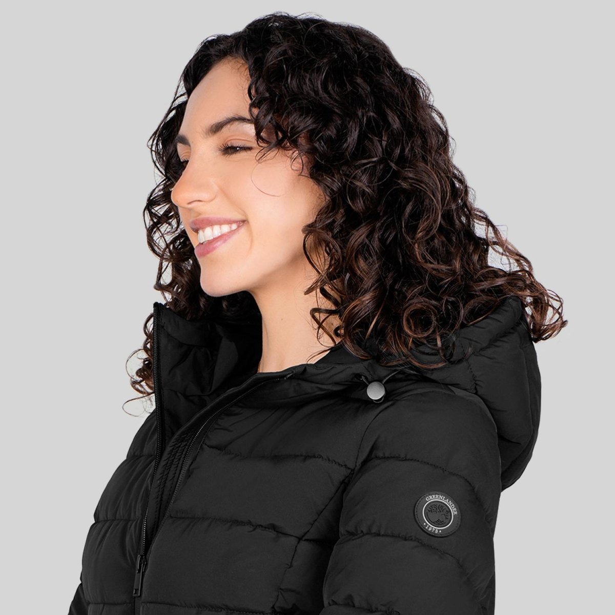 Chamarra larga capitonada para mujer con bolsillos al costadoGreenlander - Greenlander