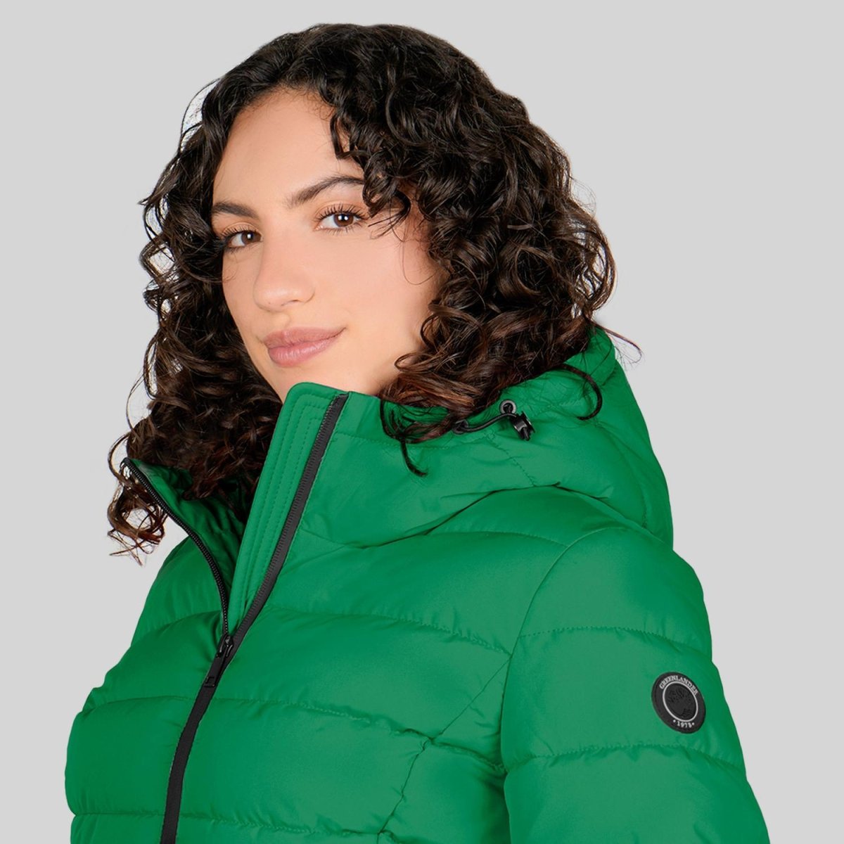 Chamarra larga capitonada para mujer con bolsillos al costadoGreenlander - Greenlander