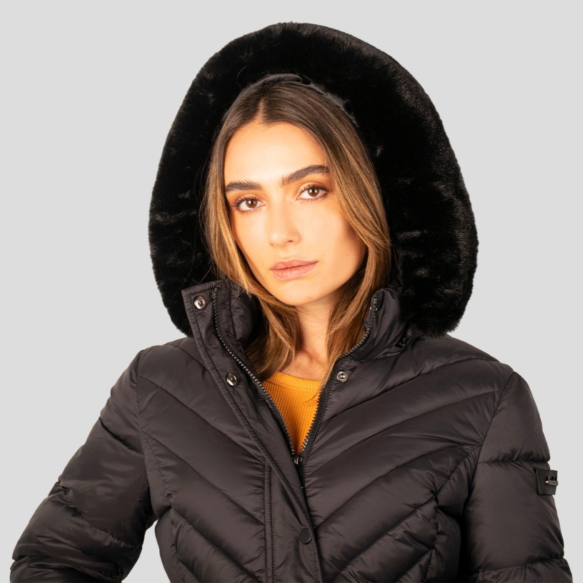 Chamarra larga capitonada para mujer con bolsos al costado Greenlander - Greenlander