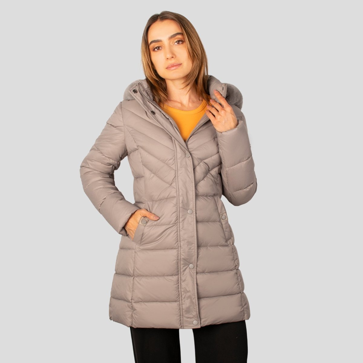 Chamarra larga capitonada para mujer con bolsos al costado Greenlander - Greenlander
