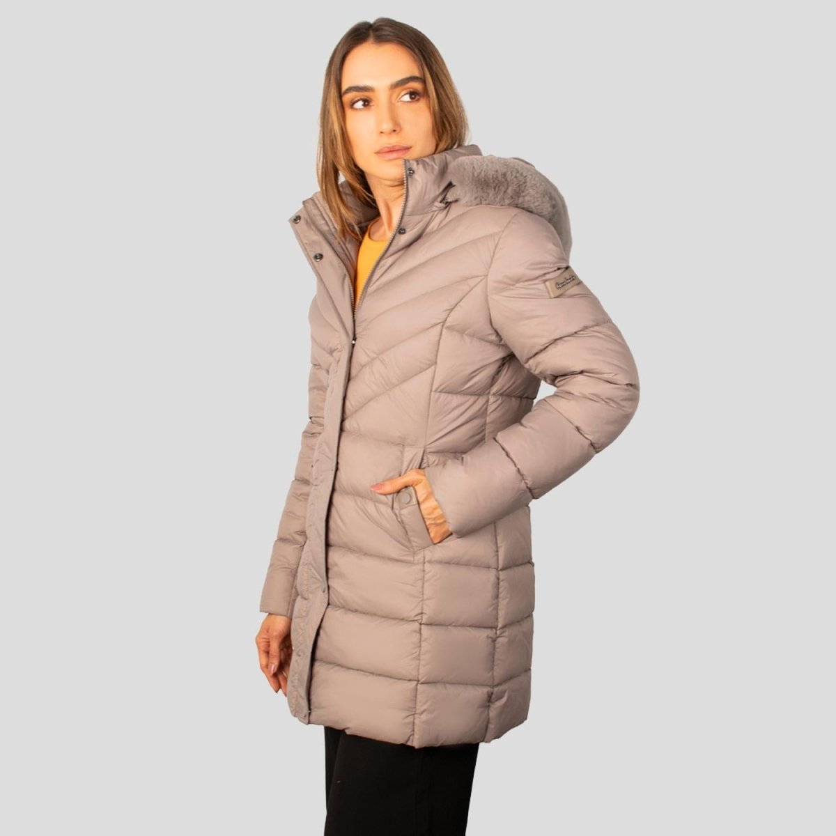 Chamarra larga capitonada para mujer con bolsos al costado Greenlander - Greenlander