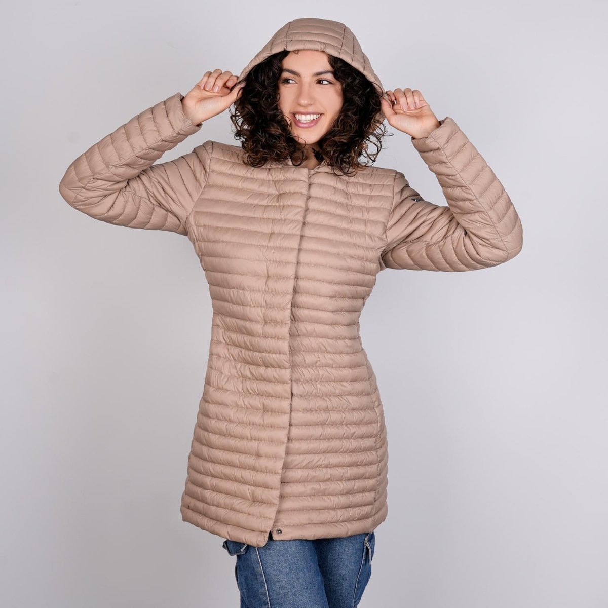 Chamarra larga capitonada para mujer con capucha desmontable Greenlander - Greenlander