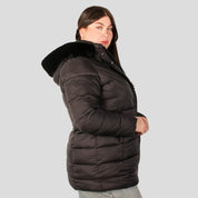 Chamarra larga capitonada plus size para mujer con bolsos al costado Greenlander - Greenlander