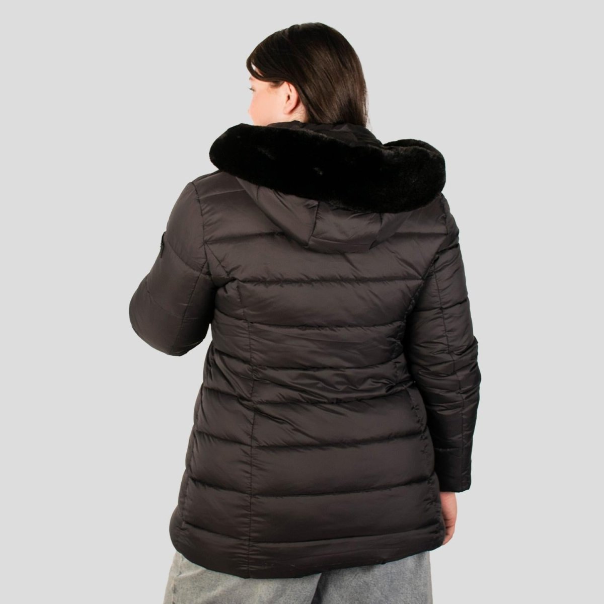 Chamarra larga capitonada plus size para mujer con bolsos al costado Greenlander - Greenlander