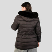 Chamarra larga capitonada plus size para mujer con bolsos al costado Greenlander - Greenlander