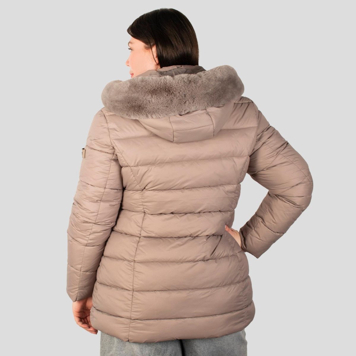 Chamarra larga capitonada plus size para mujer con bolsos al costado Greenlander - Greenlander