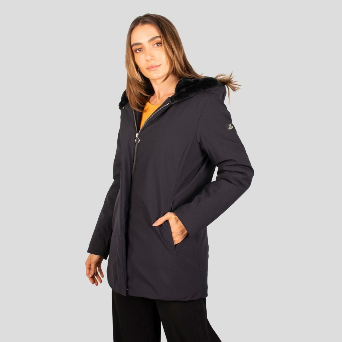 Chamarra larga para Mujer con capucha y bolsas al costado Greenlander - Greenlander