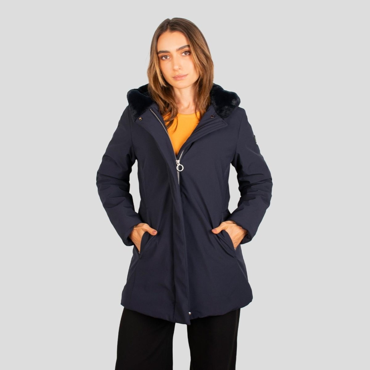 Chamarra larga para Mujer con capucha y bolsas al costado Greenlander - Greenlander