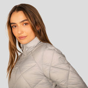 Chamarra Para Mujer Capitonada Con Diseño En Rombos - The Original Greenlander