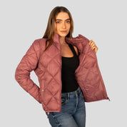 Chamarra Para Mujer Capitonada Con Diseño En Rombos - The Original Greenlander