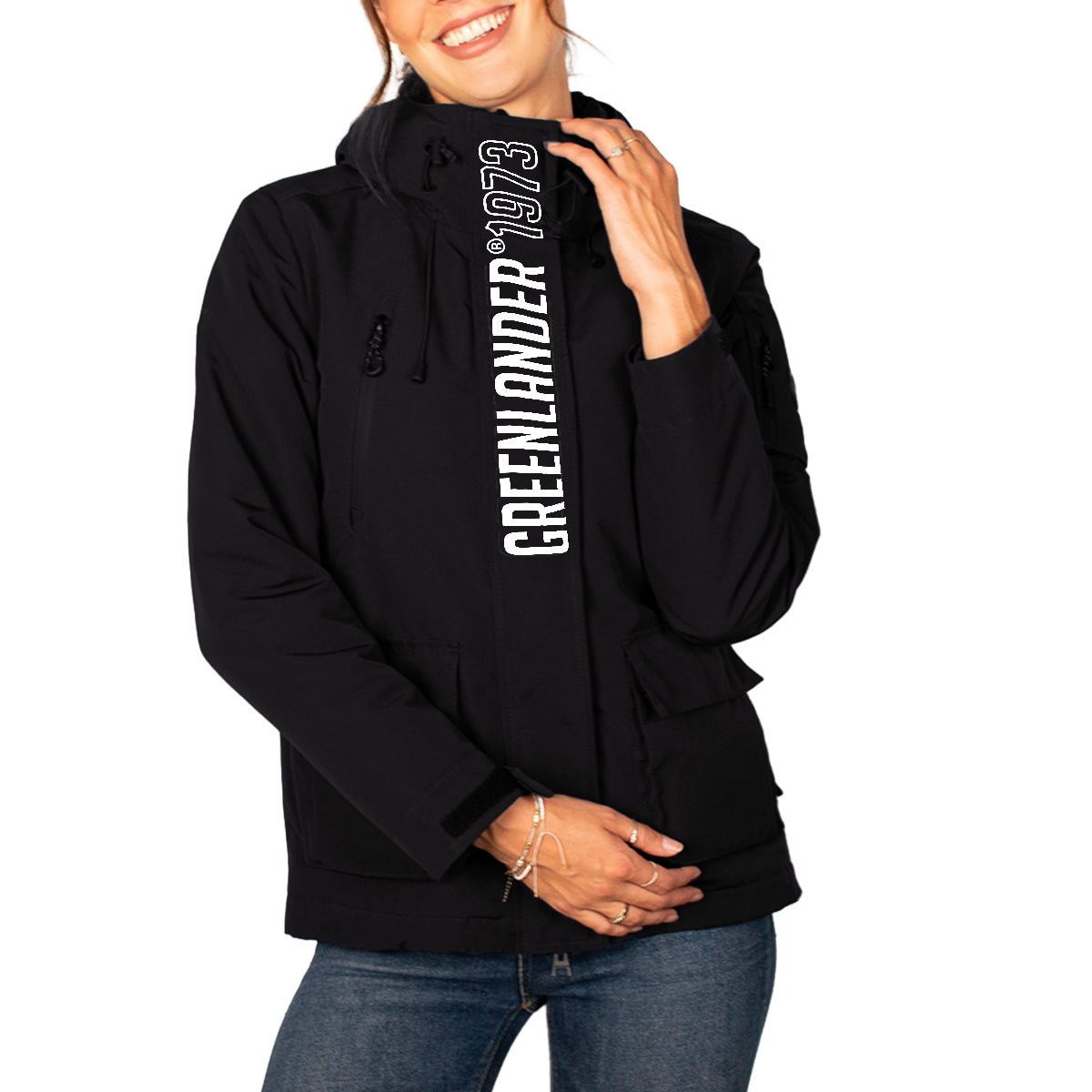 Chamarra Para Mujer Chubasquera Rompevientos Con Gorro Fijo y Cierres Waterproof - The Original Greenlander