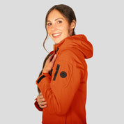 Chamarra Para Mujer Chubasquera Rompevientos Con Gorro Fijo y Cierres Waterproof - The Original Greenlander