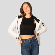 Chamarra Para Mujer Chubasquera Rompevientos Con Gorro Fijo y Cierres Waterproof - The Original Greenlander