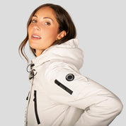 Chamarra Para Mujer Chubasquera Rompevientos Con Gorro Fijo y Cierres Waterproof - The Original Greenlander