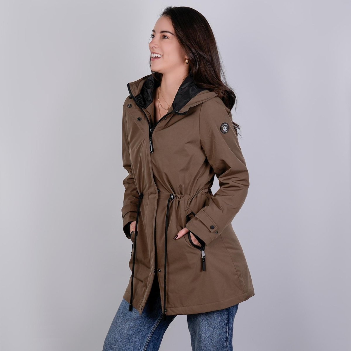 Chamarra rompevientos para mujer con capucha Greenlander - Greenlander