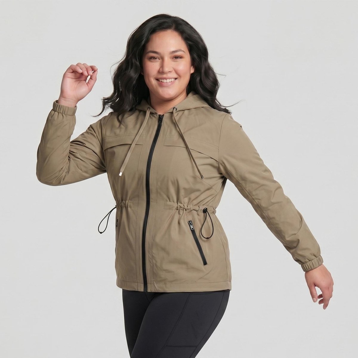 Chamarra rompevientos plus size para mujer con capucha Greenlander - Greenlander