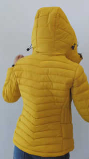 Chamarra capitonada para mujer con cuello alto y bolsillos a los costados Greenlander