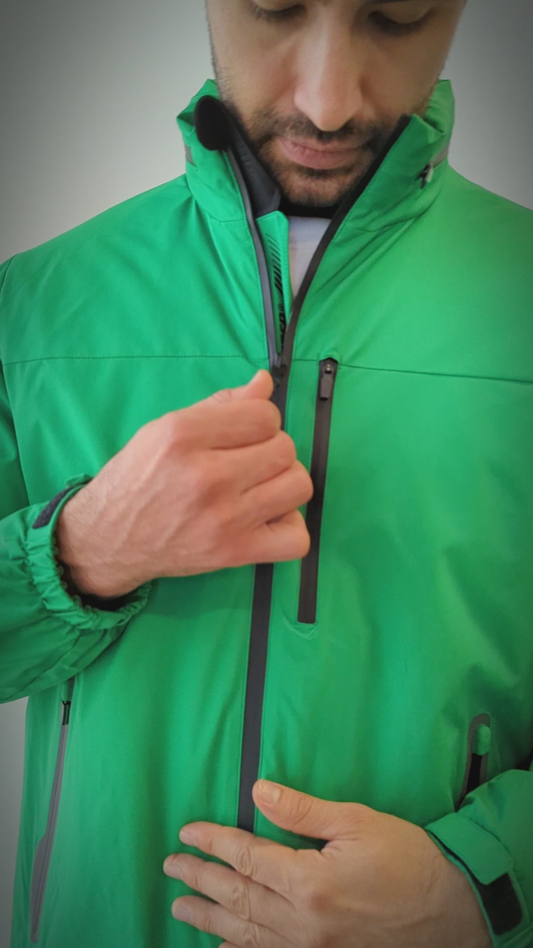 Chamarra rompevientos para hombre con gorro y bolsillo interno Greenlander